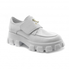 белые  женские туфли