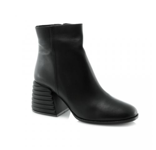 Black colour women ankle boots